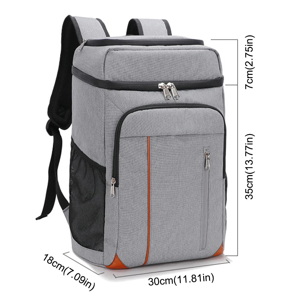 Mått på kylryggsäck i grått, med detaljer om höjd, bredd och djup